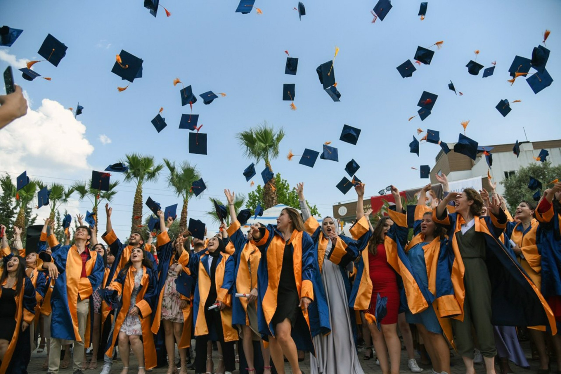 MSKÜ Bodrum, Marmaris ve Milas’ta mezuniyet sevinci 