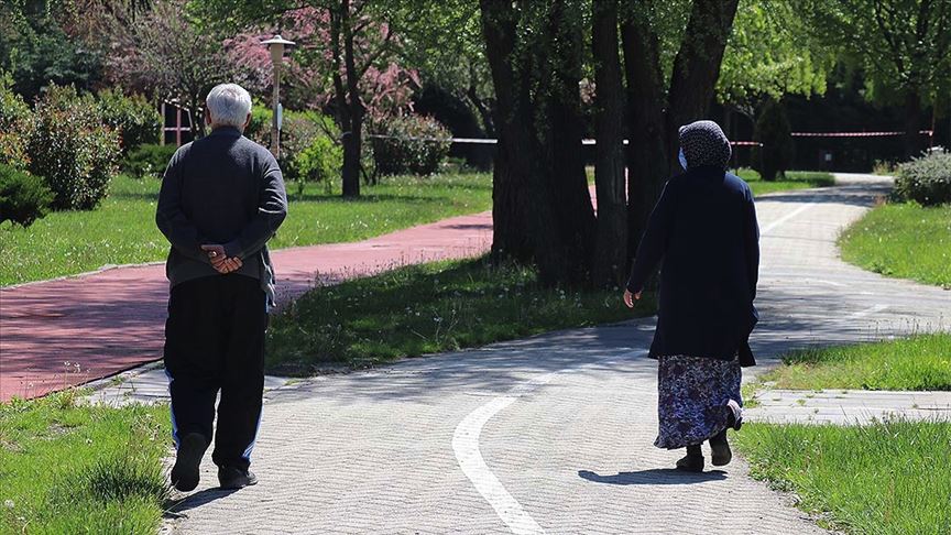 65 YAŞ ÜSTÜ SOKAĞA ÇIKMA SAATİNDE DEĞİŞİKLİK...