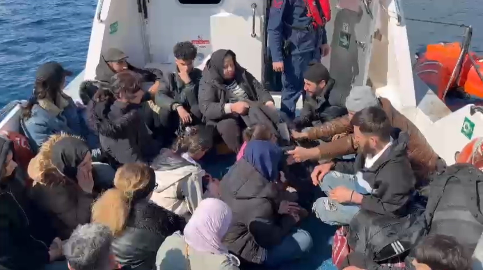 Bodrum'da 8’i çocuk 23 düzensiz göçmen yakalandı
