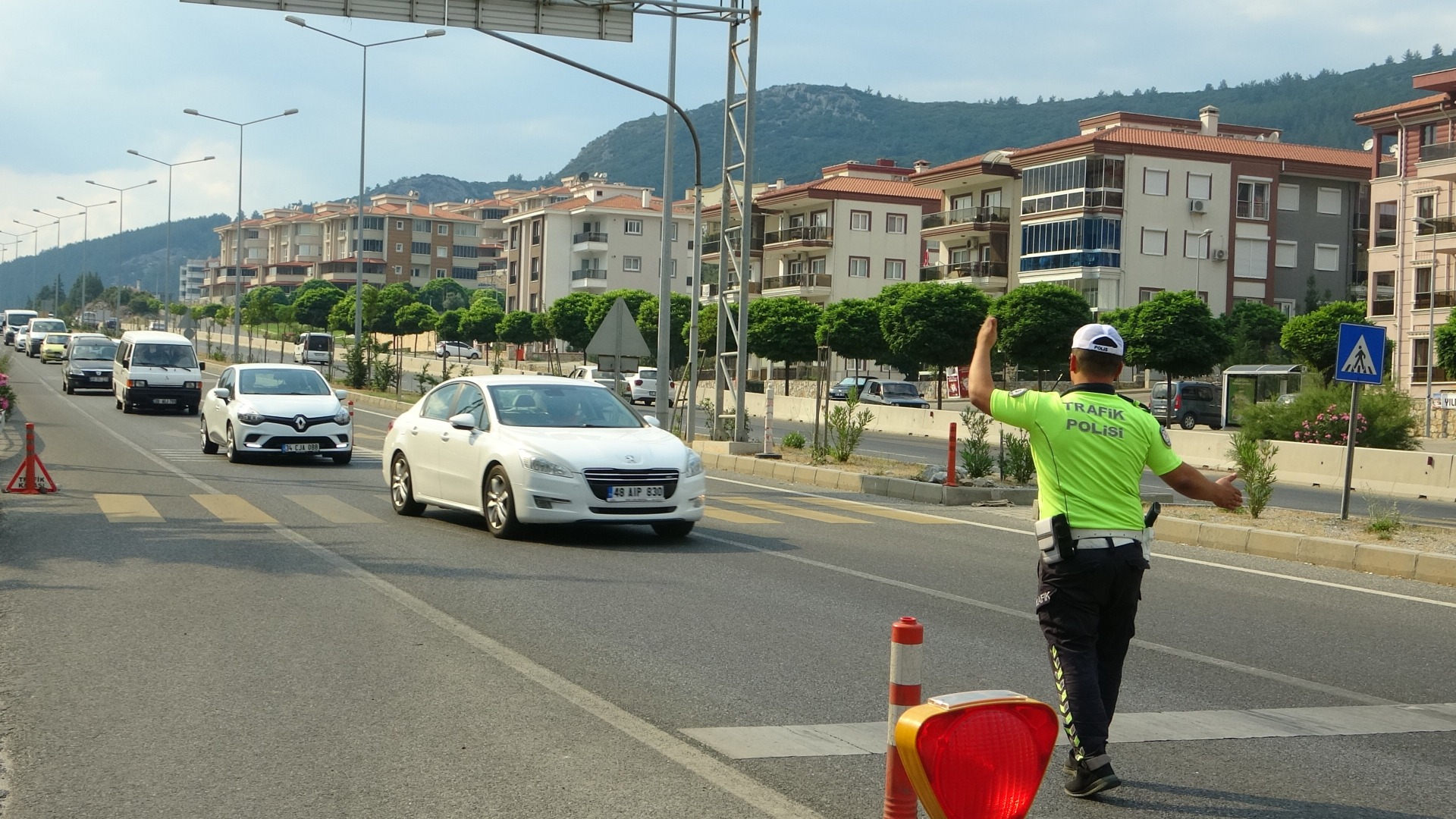 Bayram öncesi yolculara trafik kuralları ve emniyet kemeri uyarısı  