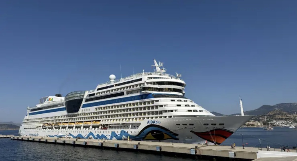 Bodrum'a kruvaziyer ile 2 bin 377 turist geldi