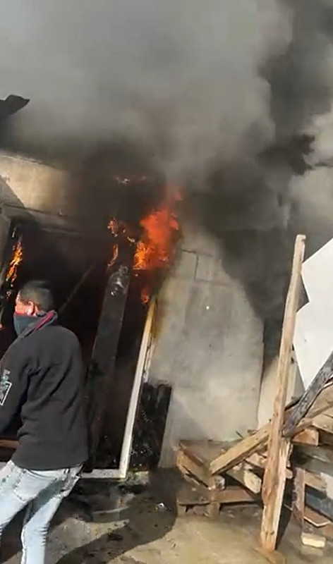 Bodrum'da işçi konteyneri alev alev yandı!