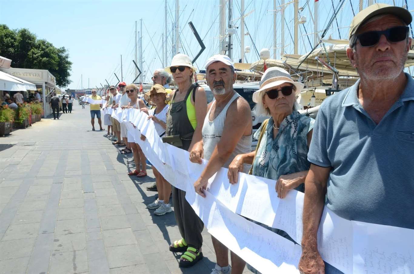 Bodrum'da ‘Kılıçdaroğlu'nu istemiyoruz!’ kampanyası: 31 bin 500 imzayla zincir oluşturuldu