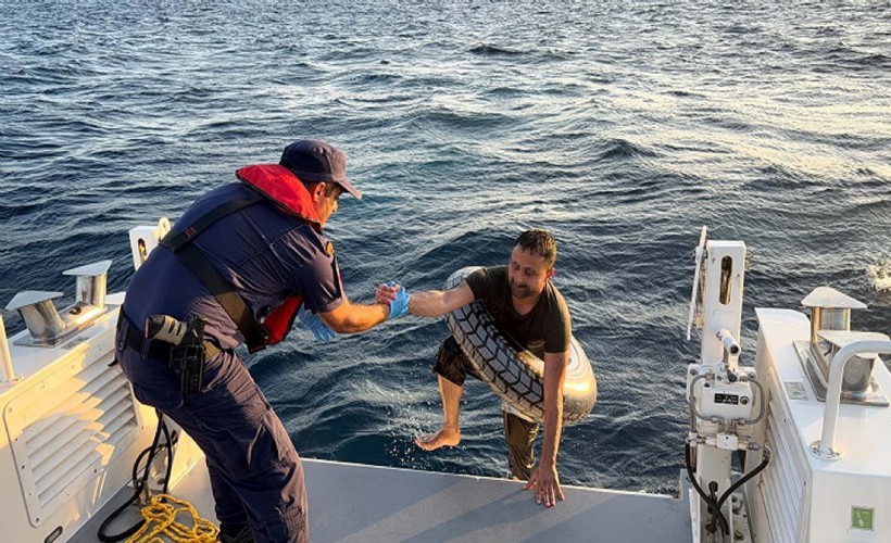 Bodrum'dan Yunanistan'a yüzmeye çalışan kaçak göçmen yakalandı