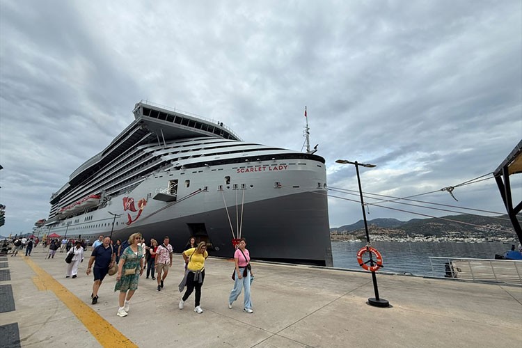 Bodrum’a kruvaziyer hareketliliği: 2 bin 560 turist geldi