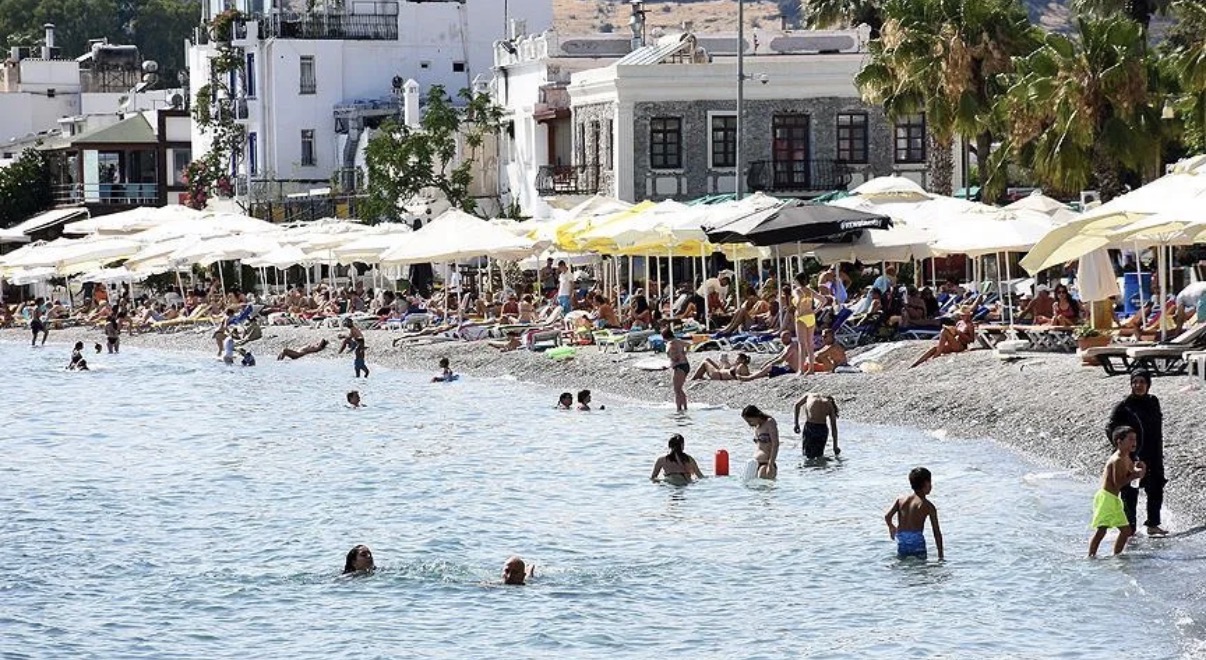 Bin liraya bilet, 12 bin liraya haftalık tatil: Marmaris ve Bodrum şimdiden doldu!