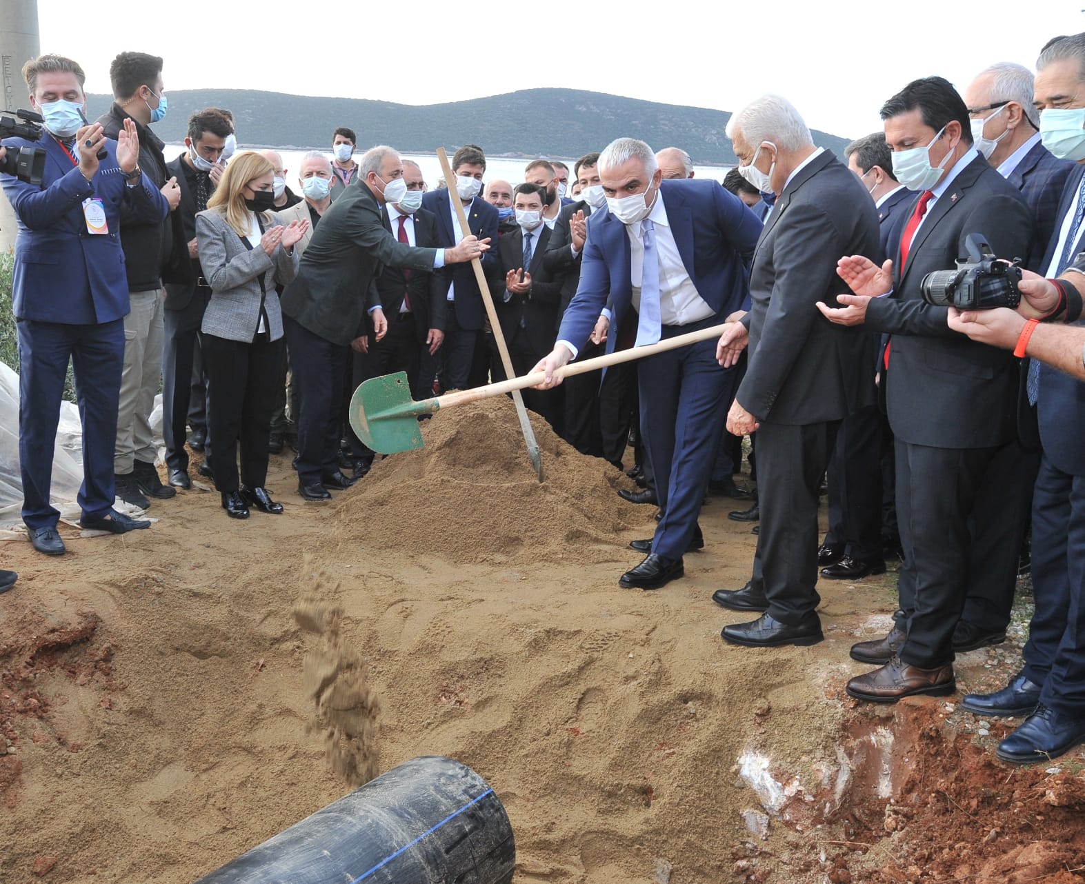 ALTYAPI PROJESİNİN TEMELİ BAKAN ERSOY'UN KATILIMIYLA ATILDI