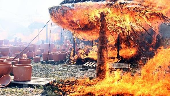 BODRUM'DA İŞ YERİ YANDI