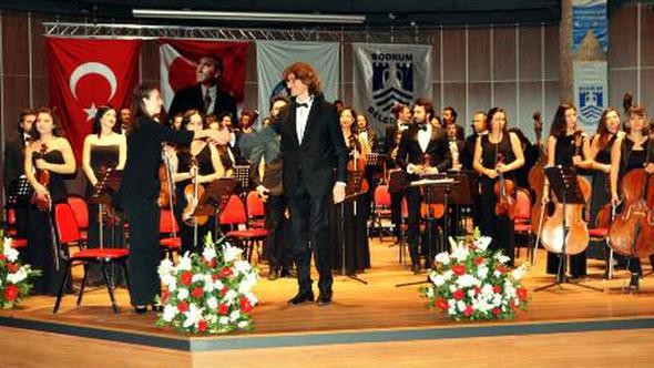 BODRUM’DA TÜRKAN SAYLAN GECESİ