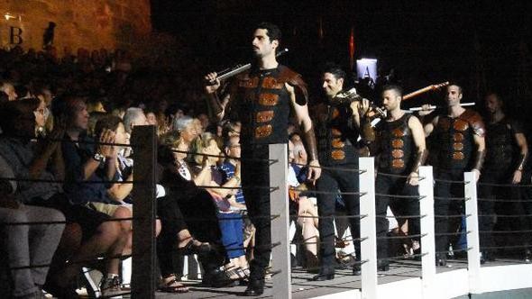FLAMENKONUN USTALARI HAYRAN BIRAKTI