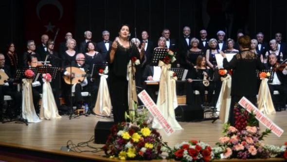 ŞARKILAR HÜSEYİN BOYACI İLKOKULU YARARINA SÖYLENDİ