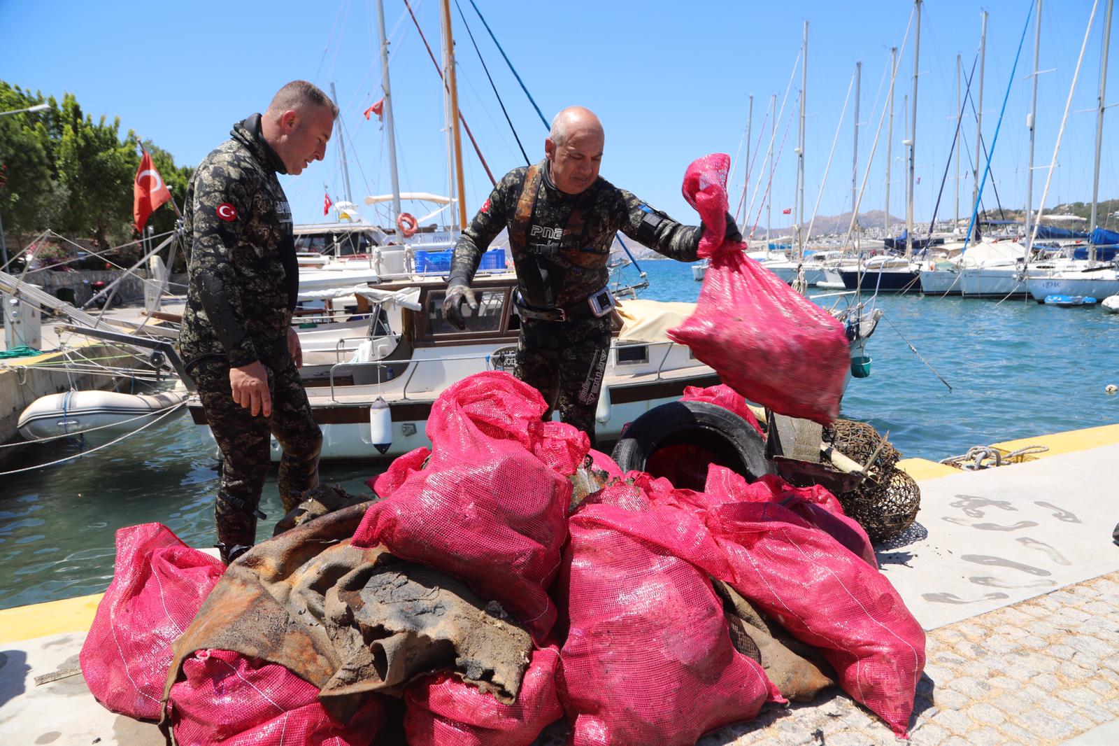 ÇEVRE GÜNÜ’NDE BODRUM’DA TEMİZLİK HAREKETİ: “SOKAĞIM TEMİZ BODRUM TEMİZ”