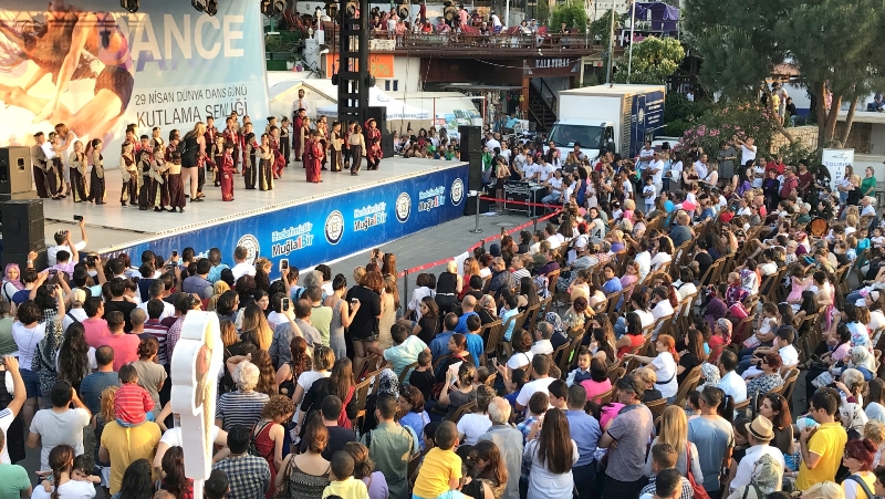 BODRUM’DA “29 NİSAN DÜNYA DANS GÜNÜ” KUTLAMALARI… BU YIL 23’ÜNCÜ KEZ DÜZENLENİYOR 