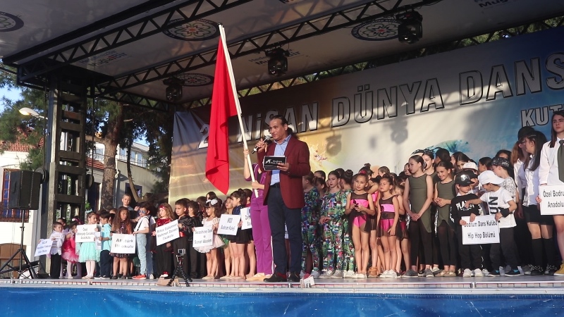 BODRUM’DA “29 NİSAN DÜNYA DANS GÜNÜ” KUTLAMALARI… BU YIL 23’ÜNCÜ KEZ DÜZENLENİYOR 