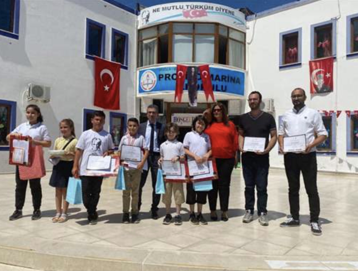 Bodrum’da öğrenciler karne sevinci yaşadı