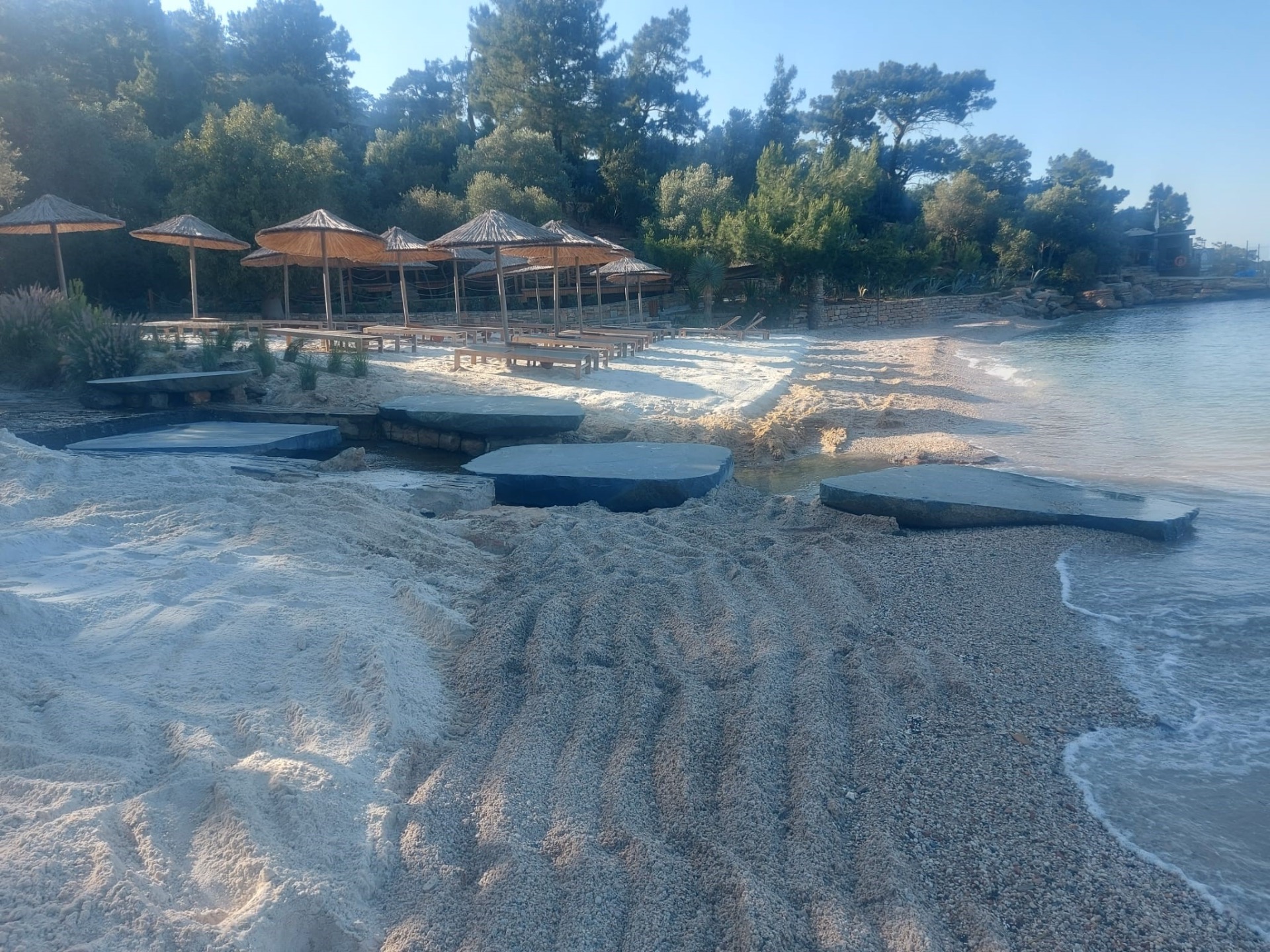 Bodrum'da beyaz kum yeniden hortladı