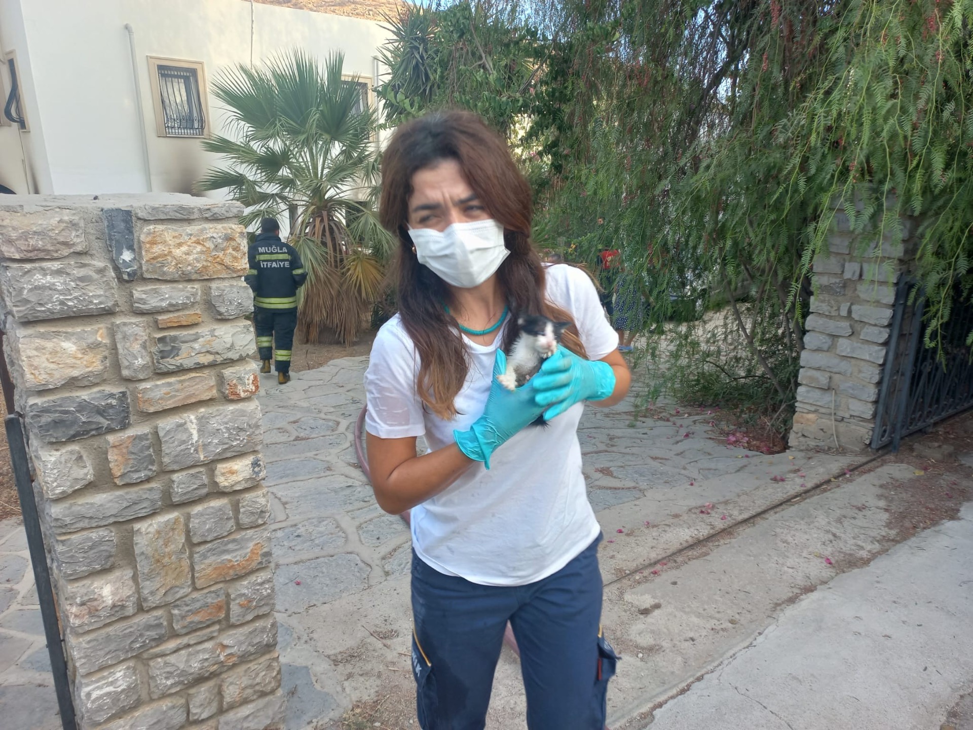  Bodrum'da evleri yanan vatandaşlar gözyaşlarına hakim olamadı