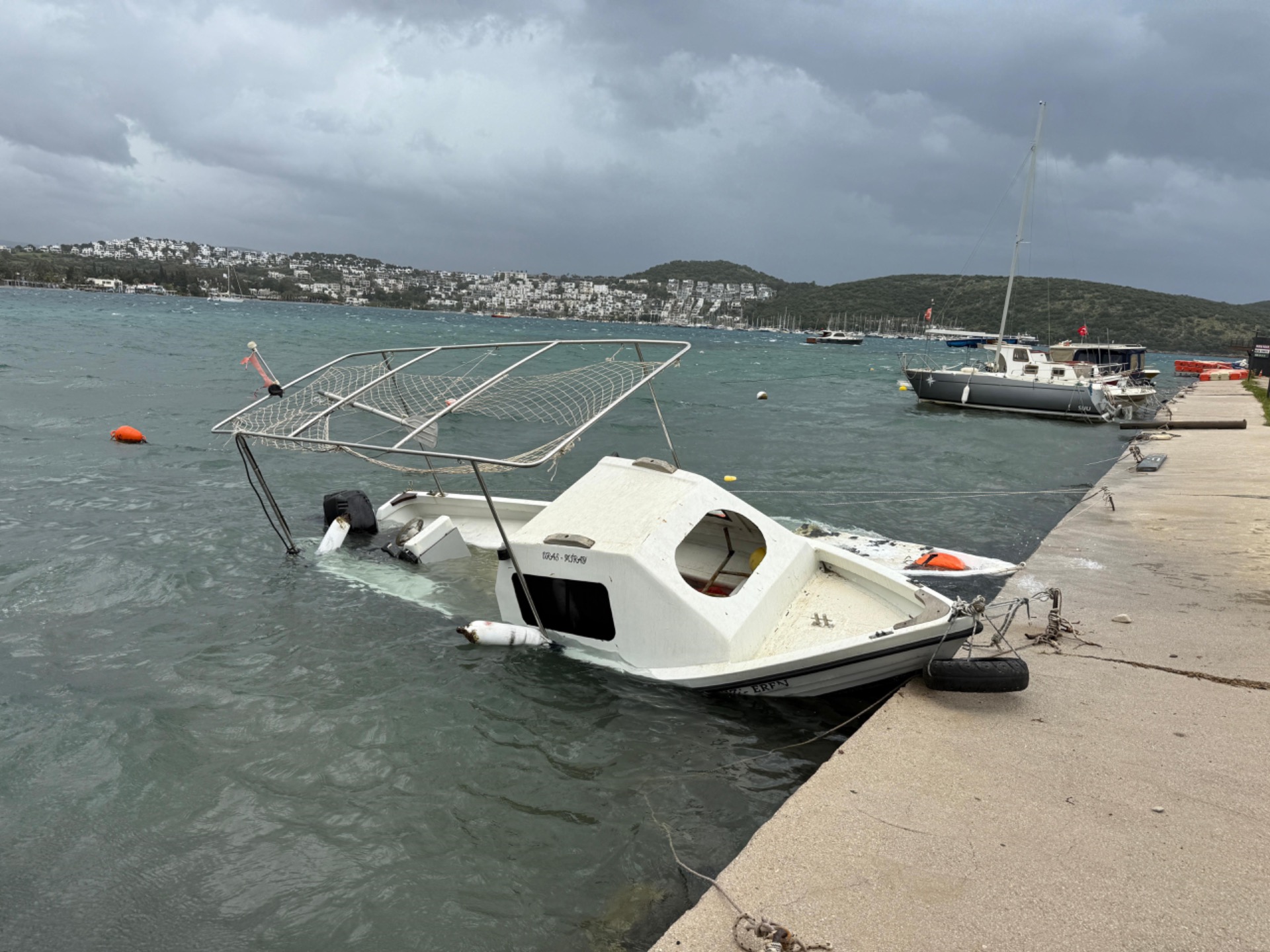 Bodrum’da fırtına ve sağanak etkili oluyor