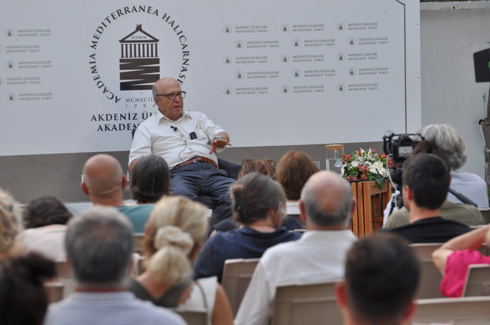 Akademia Bahçesinde Bodrum, Prof. Ahmet Arslan ve Felsefe Buluştu