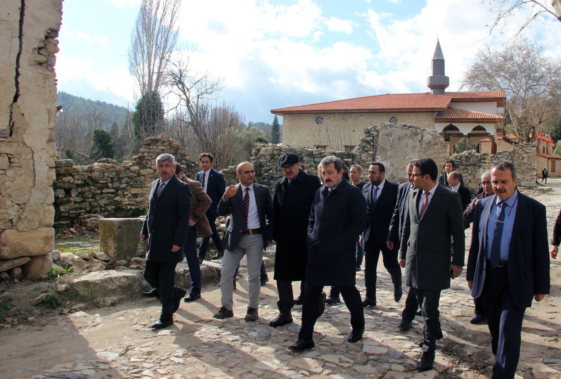 Vali Tavlı, MSKÜ ve Denizli PAÜ rektörleri Stratonikeia’da incelemelerde bulundu