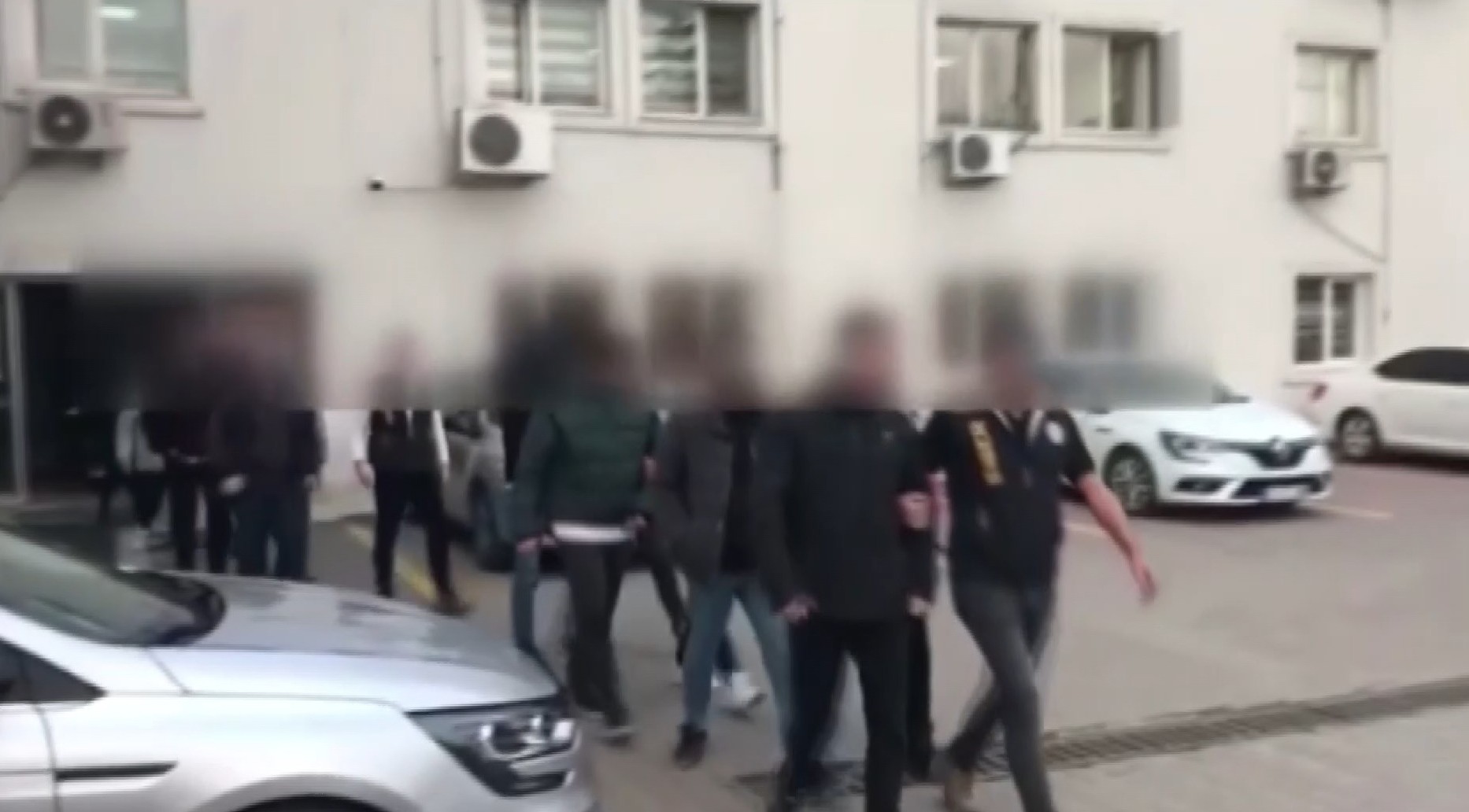 22 milyonluk vurguna 10 ilde eş zamanlı operasyon