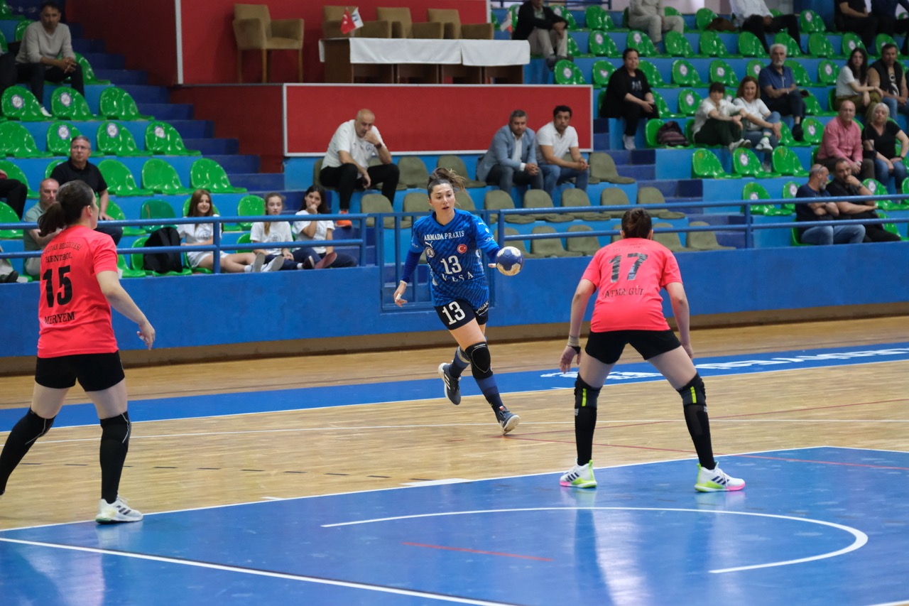 Yalıkavakspor Finalde: Namağlup Lider, Üsküdar’ı İki Maçta Eledi 