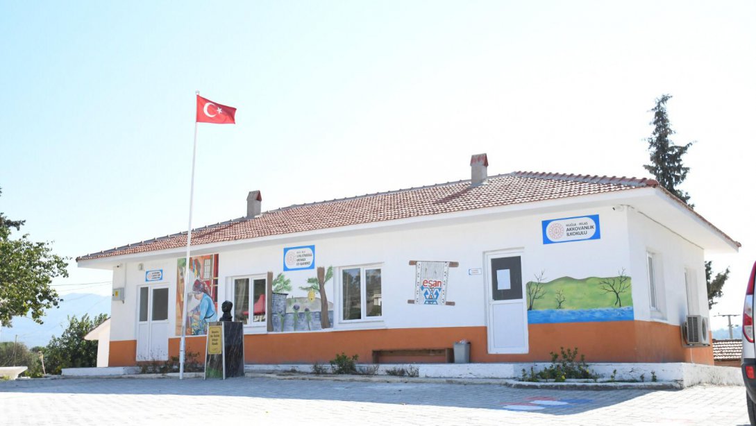 Muğla'daki köy yaşam merkezinde 3 kuşak birlikte eğitim alıyor