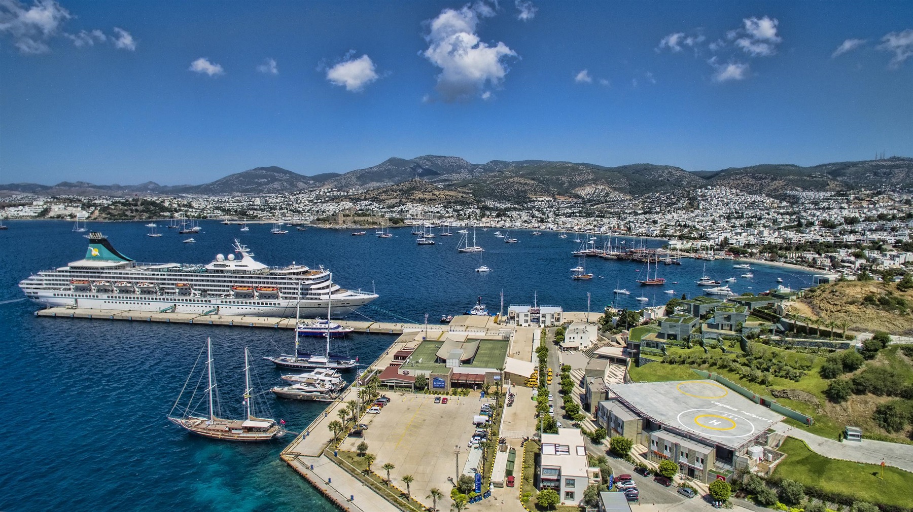 VATANDAŞ MAĞDUR! BODRUM GEMİ YANAŞMA İSKELESİ’NDE 50 TL GİRİŞ ÜCRETİ KRİZ YARATTI!