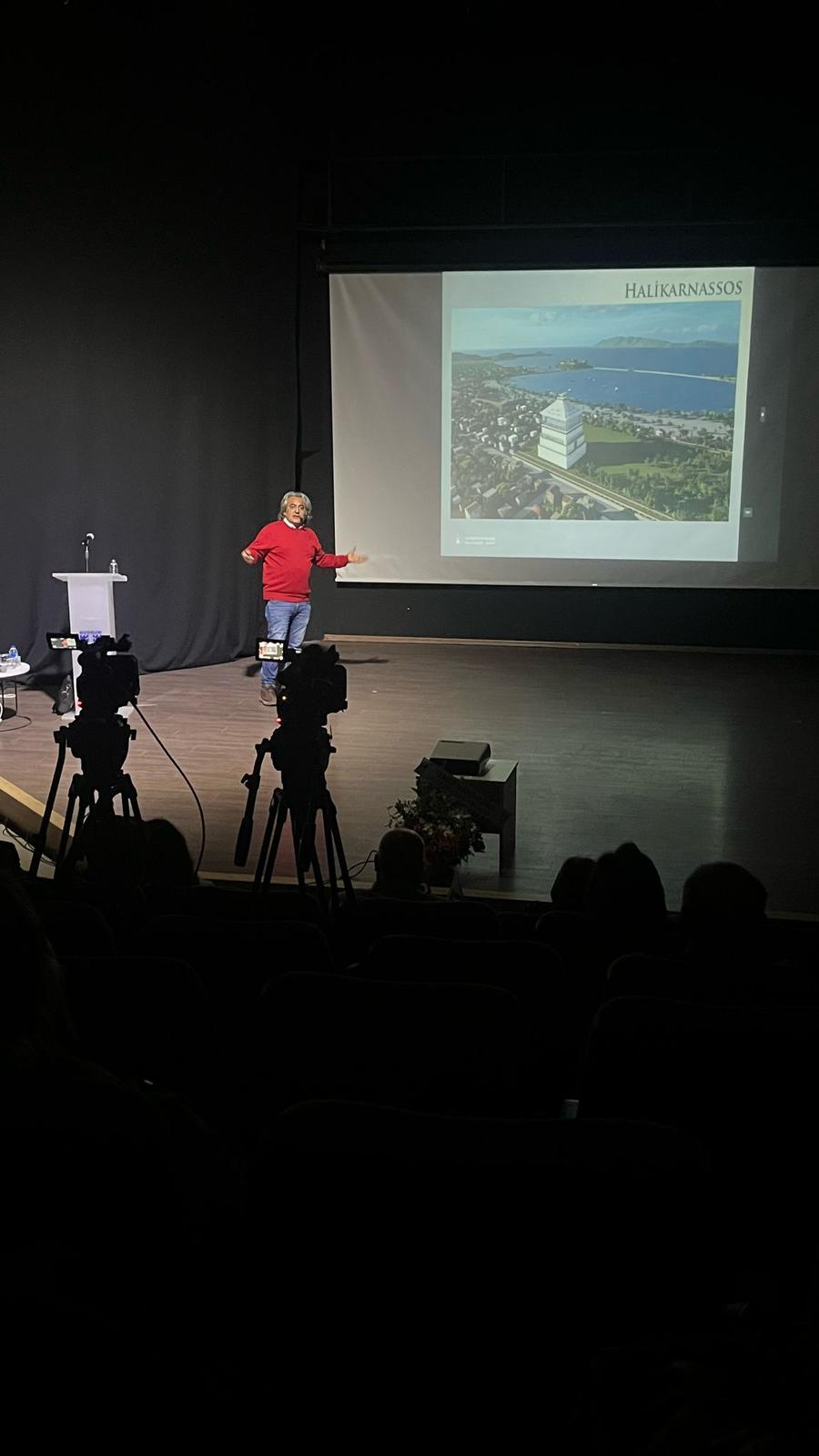 Akademia Vakfı Başkanı Özay Kartal’dan ‘Antik Halikarnassos’a Yolculuk’ Konferansı 