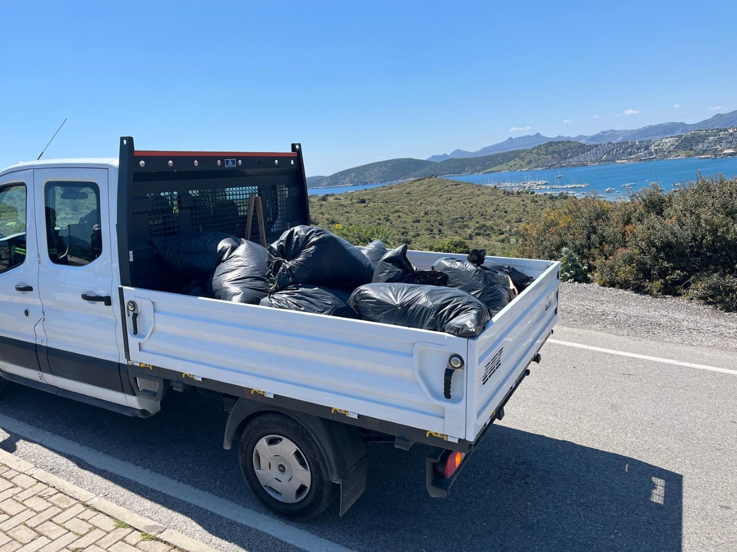Gümbet’te 2 bin 250 kilogram atık toplandı