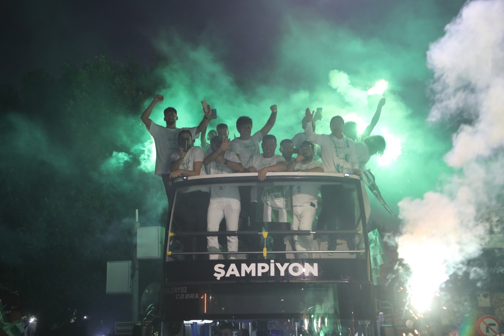 Spor Toto 1. Lig'e yükselen Bodrumspor taraftarıyla buluştu