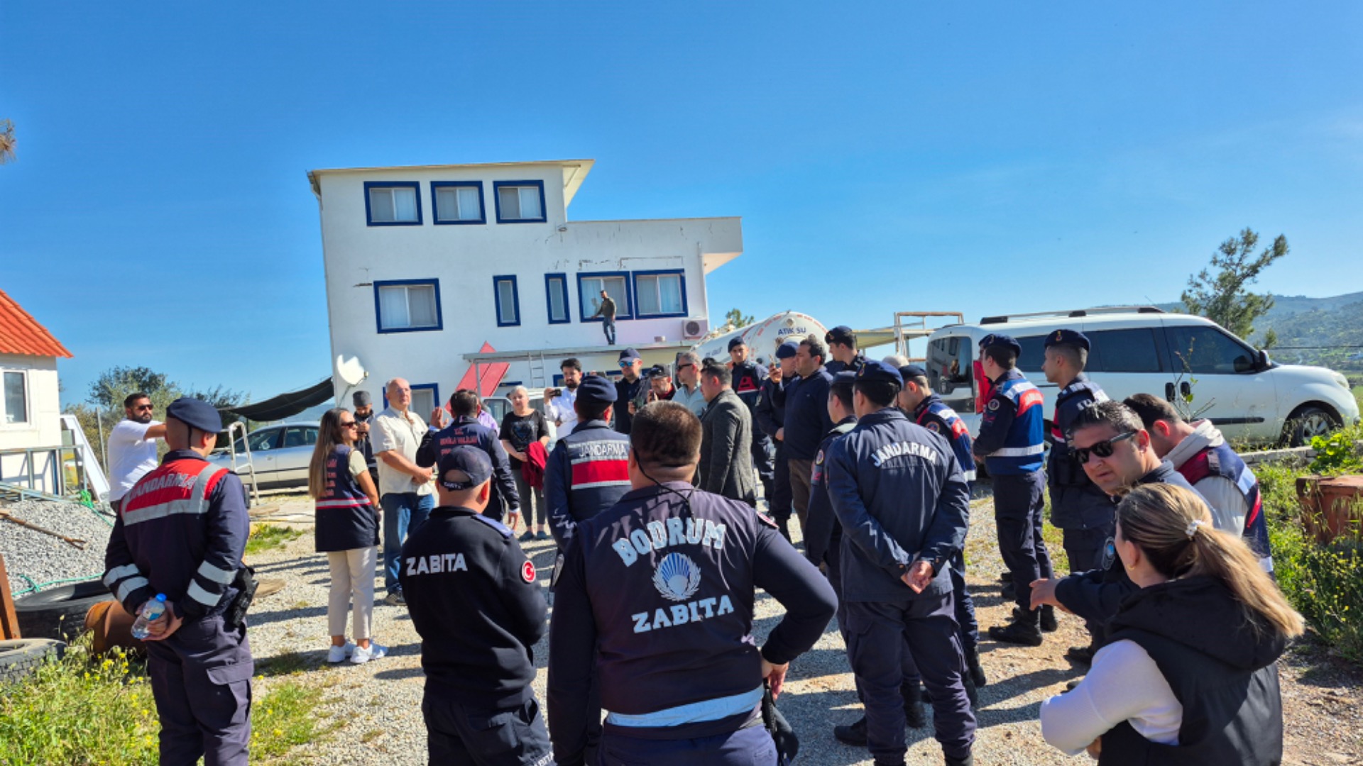Hazine arazisine kaçak villa yapmışlar