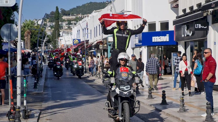 Bodrum’da polisler kortej düzenledi