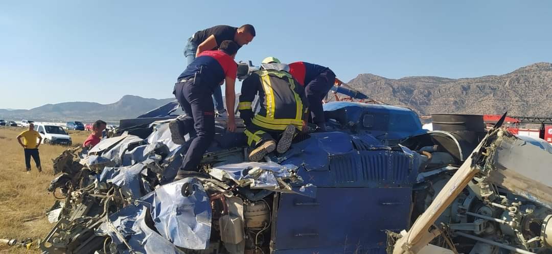 Yangın helikopteri kaza yaptı! 2 personel hayatını kaybetti