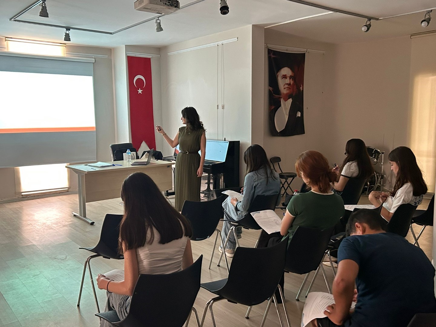 Belediyenin ‘Psikoeğitim Seminerleri’ liseler ile devam etti