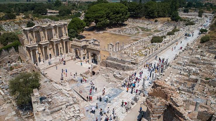 Efes Antik Kenti, 3 ay sonra denizle buluşuyor