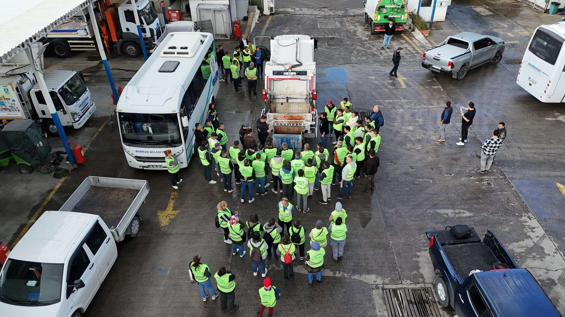 Belediyede yeni temizlik personelleri göreve başladı 