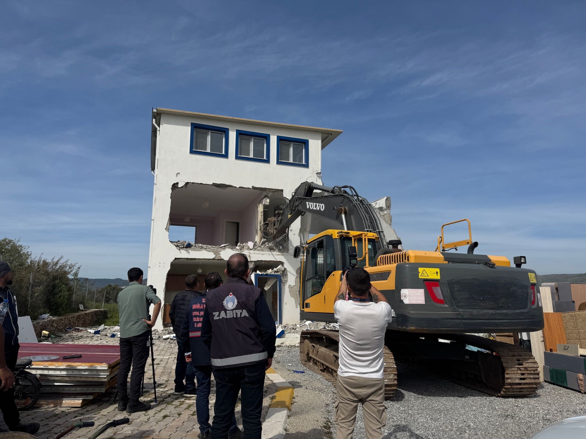 Hazine arazisine kaçak villa yapmışlar
