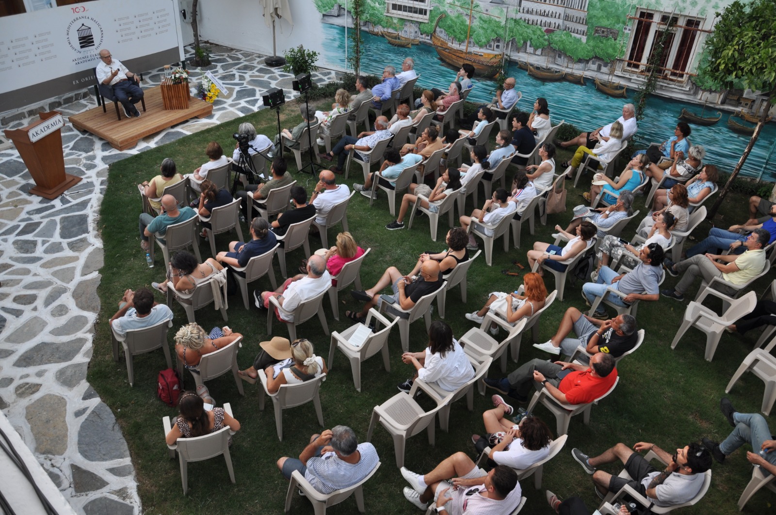 Akademia Bahçesinde Bodrum, Prof. Ahmet Arslan ve Felsefe Buluştu