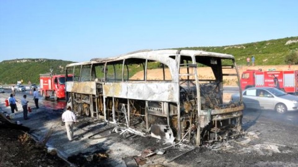 Bodrum’a gelen otobüs yandı