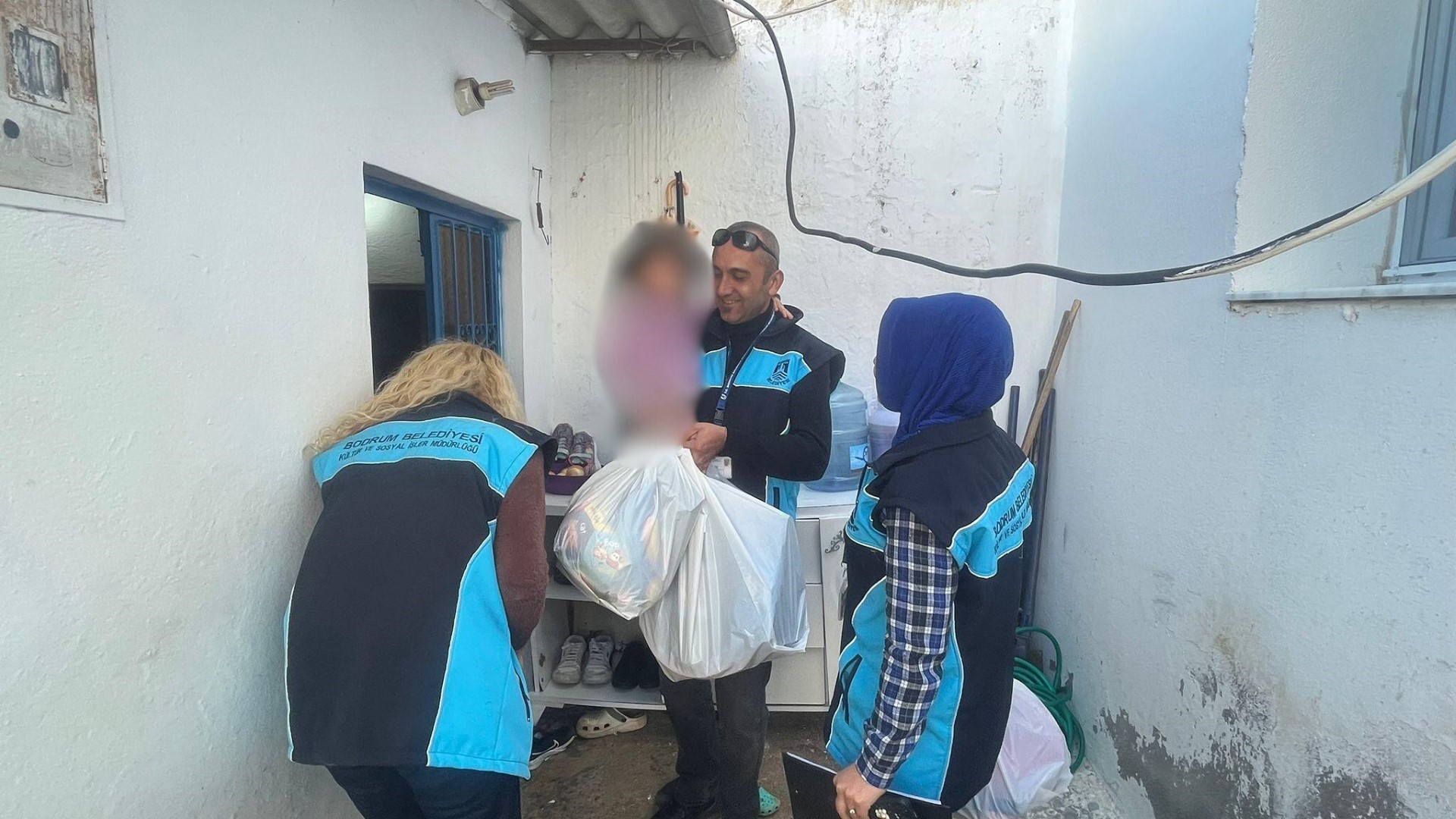 Belediyeden çocuklara bayram hediyesi 