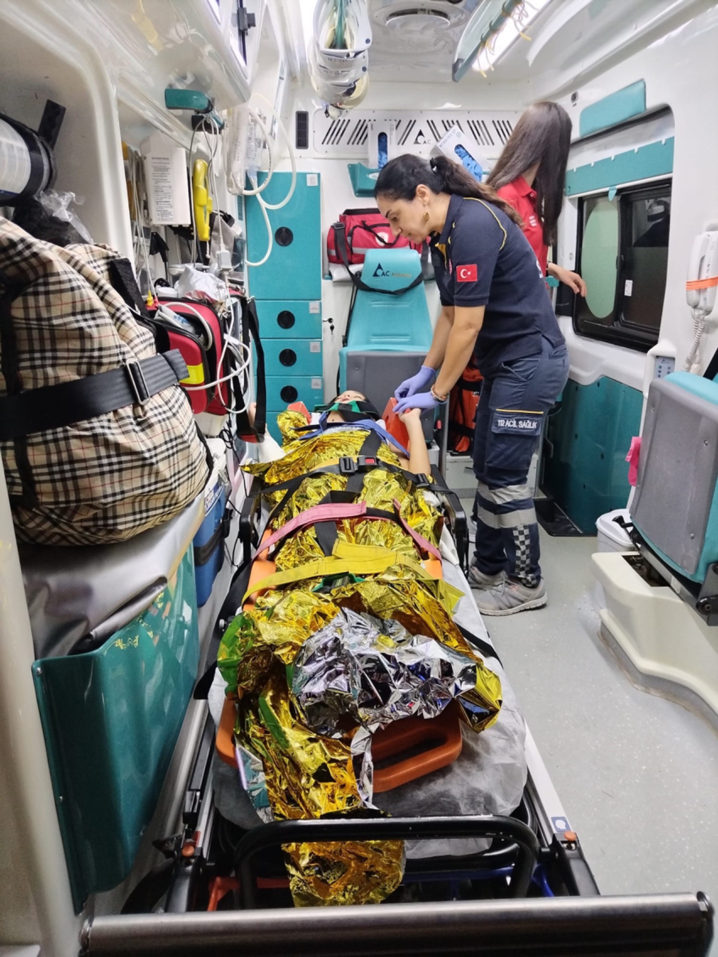Kos adasında yaralanan çocuk deniz ambulansı ile Bodrum’a getirildi