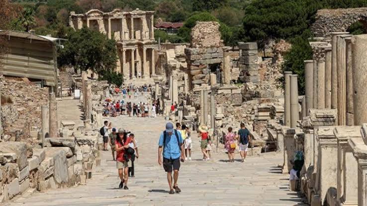 Efes Antik Kenti, 3 ay sonra denizle buluşuyor