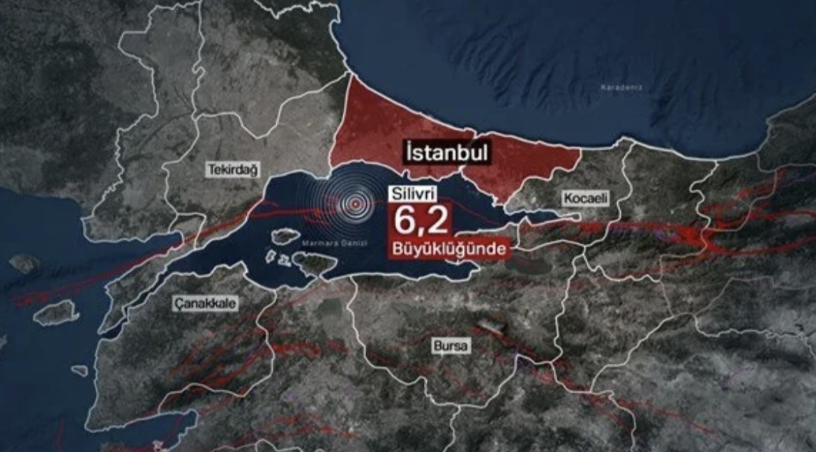 İstanbul'da 6,2 büyüklüğünde deprem: İstanbul beşik gibi sallanıyor
