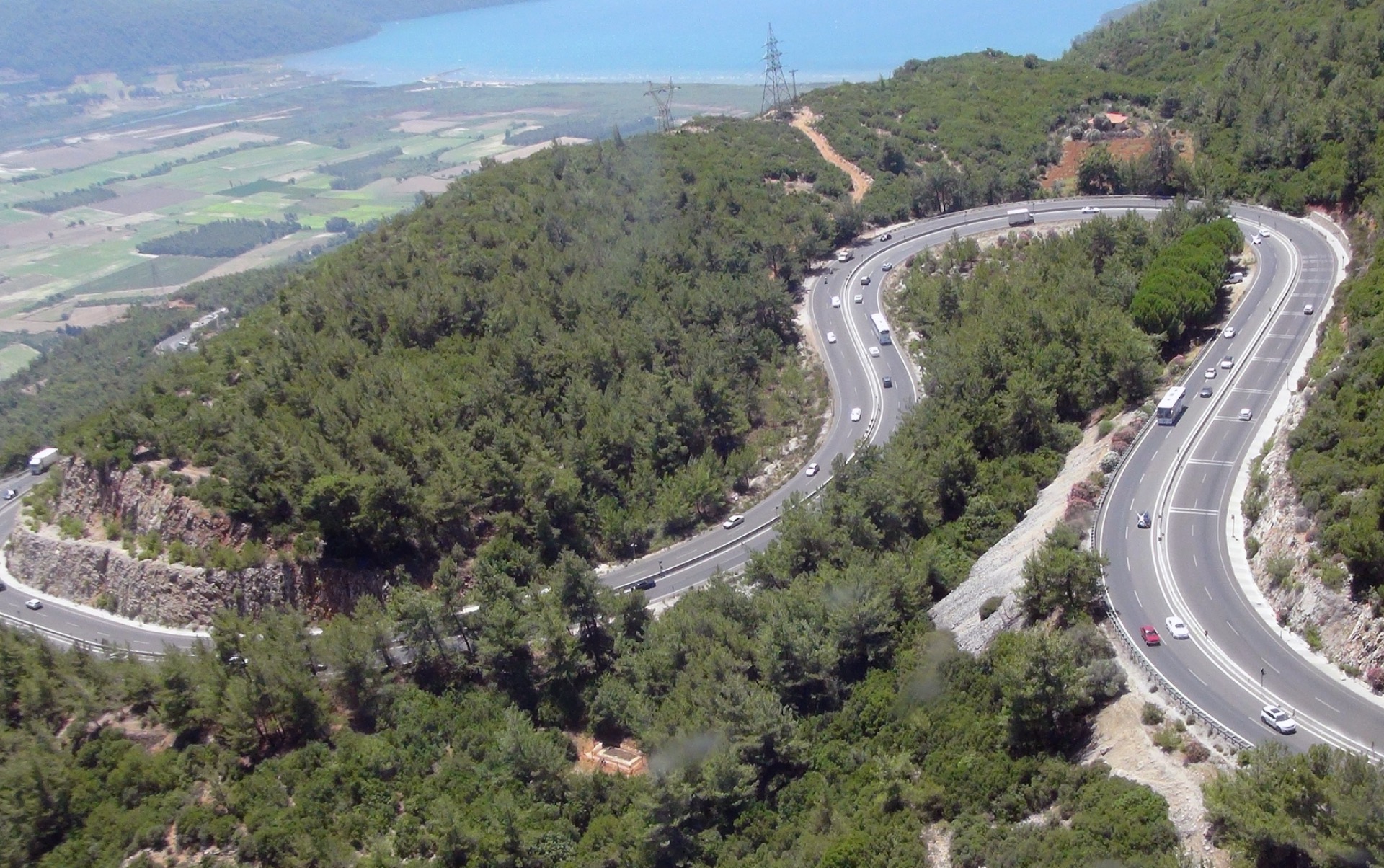 Emniyet’in ‘uçan göz’ünü kadın pilot uçurdu 