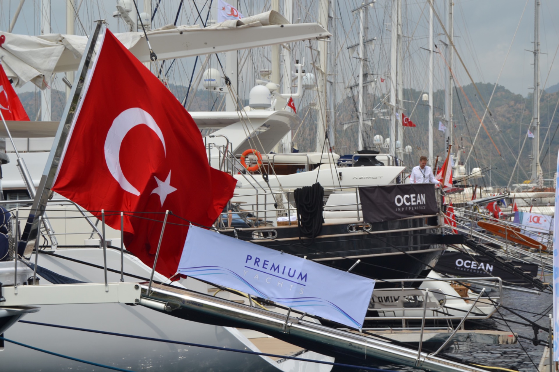 Lüks yatlar Göcek'te görücüye çıktı