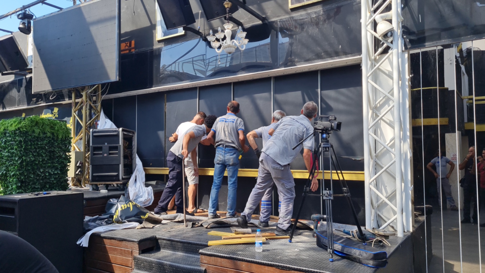 Ünlü isimlerin sahne aldığı mekan yıkılıyor