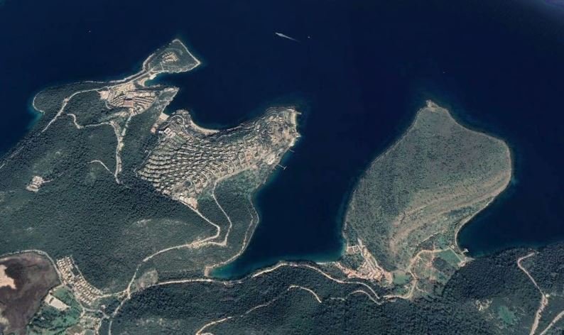 Bodrum Cennet Koyu’nda devletin arazisine çöküp kaçak otel yaptılar