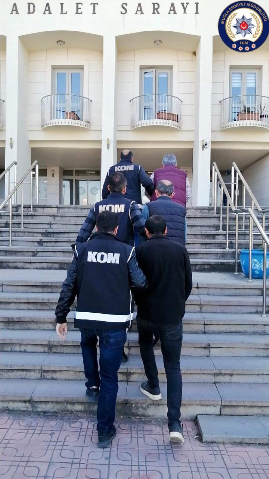 Sosyal medyada silah teşhirine operasyon