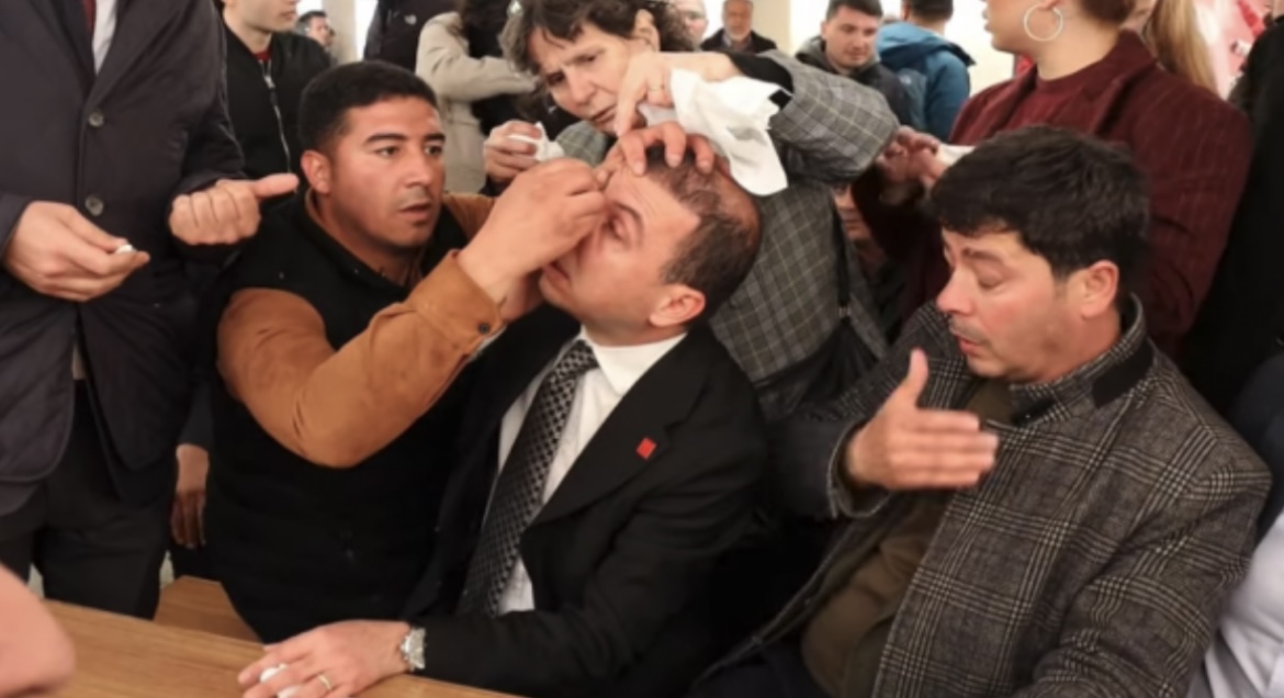 Muğla’da polis adliyeye yürüyen korteje biber gazları ve barikatlar ile saldırdı! 